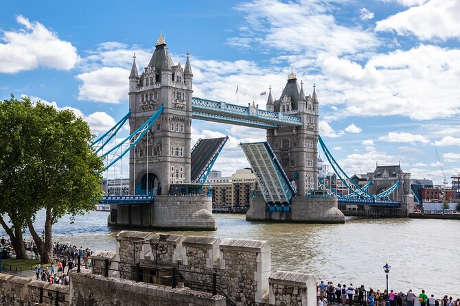 Easy Access Tower Bridge and Engine Room & Scenic Thames Cruise - Tower Bridge gives you more than a famous photo