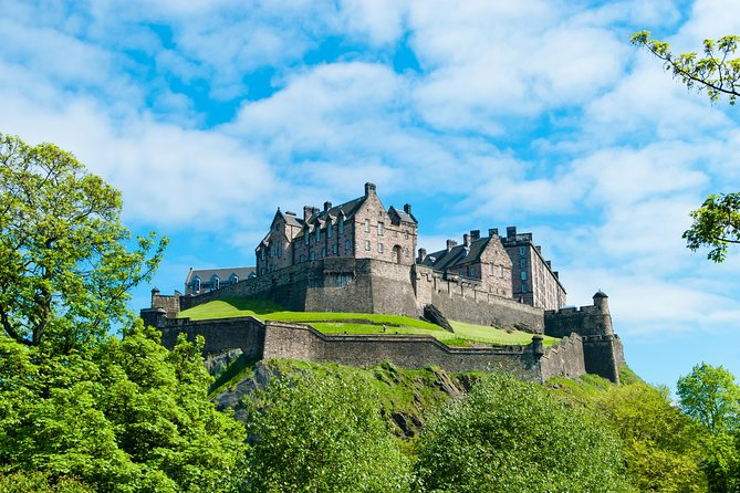 Edinburgh, Loch Ness, The Highlands from London - 3 Day Rail Tour - Edinburgh between the Royal Mile and Princes Street