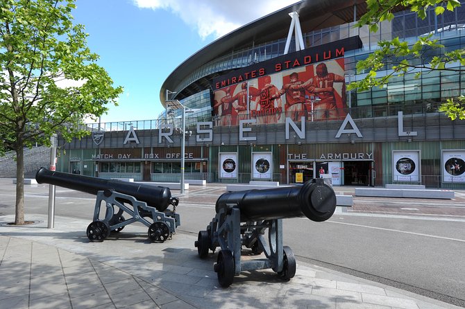 Emirates Stadium and Arsenal Museum Entrance Ticket Including Audio Guide - Dressing rooms, the tunnel, and the manager’s office
