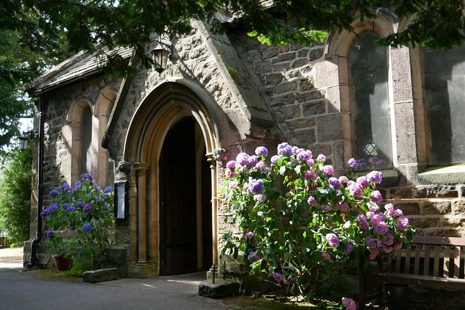 Emmerdale Classic Locations Bus Tour from Leeds - What the guide adds to the journey