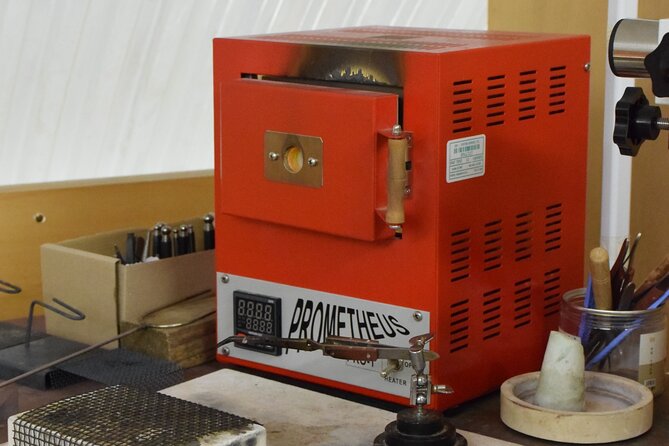 Enamel Jewellery Making Class in London - Kiln firing and the change under heat