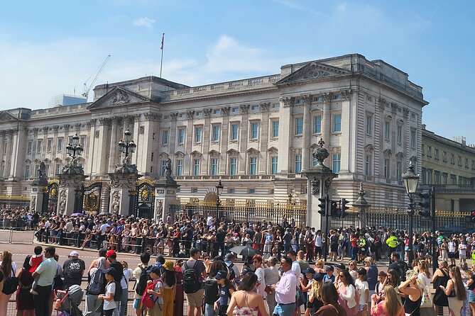 Exciting Full Day Walking Tour - See All London Sites - The guide makes the difference