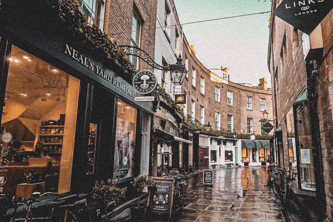 Explore Cambridge Student Life & Top Colleges Walking Tour - Market Square and the name Cambridge