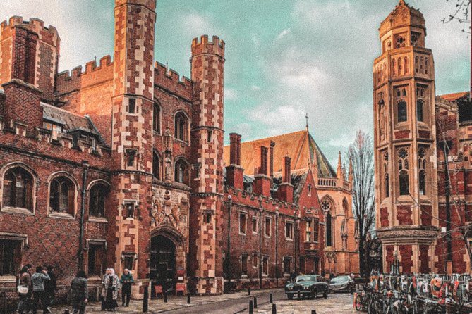 Explore Cambridge Student Life & Top Colleges Walking Tour - University life beyond the college gates
