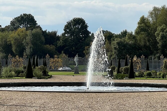 Explore Windsor Castle and Hampton Court Palace - East Molesey pub lunch between palaces