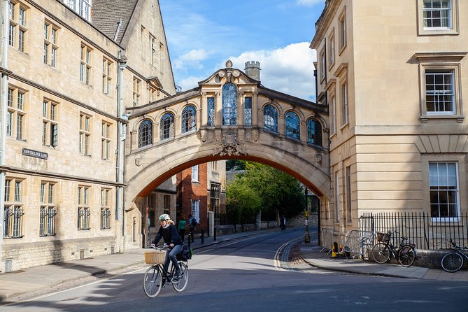 Extended: Oxford University & City Tour With Christ Church - Science, books, and Oxford’s modern edge