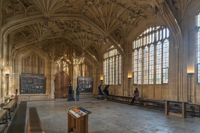 Extended: Oxford University & City Tour With Christ Church - Sheldonian Theatre, New College, and ceremonial Oxford