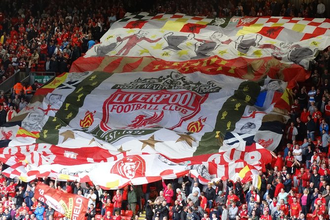 Football Experience With A Local Host In Liverpool - Homebaked pies and the Sandon’s old football link