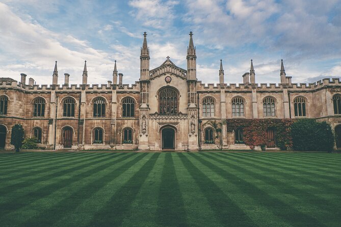 From London: Cambridge Day Trip Including Tour Guide - The coach from London Bridge Station