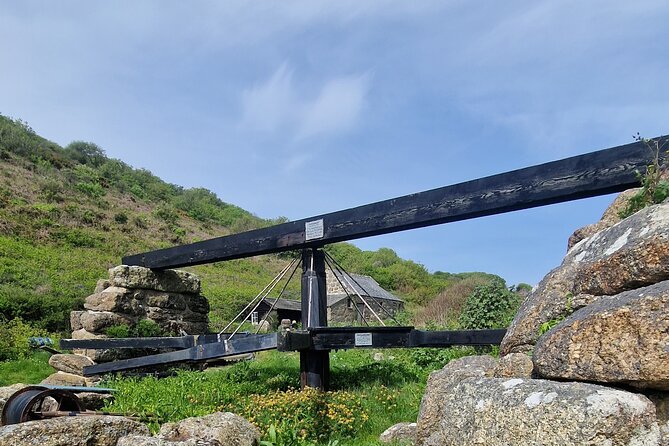 Full Day Private Tour of West Cornwall - Lunch with a view at Lamorna Cove