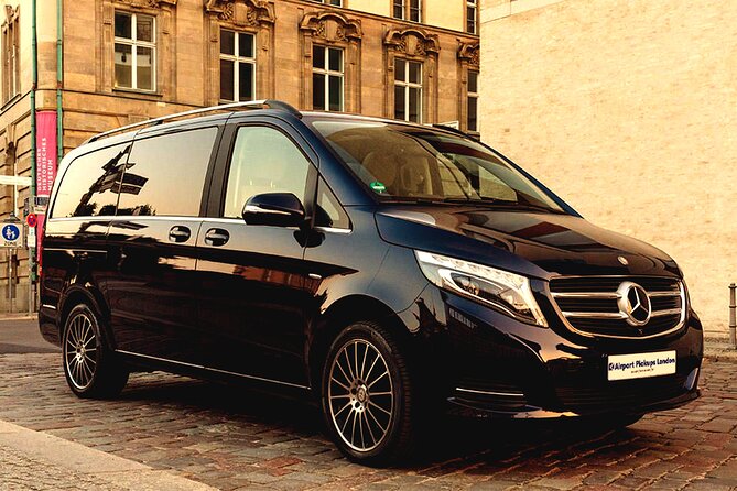 Gatwick to Southampton Private Taxi Transfers - Finding your driver at North or South Terminal