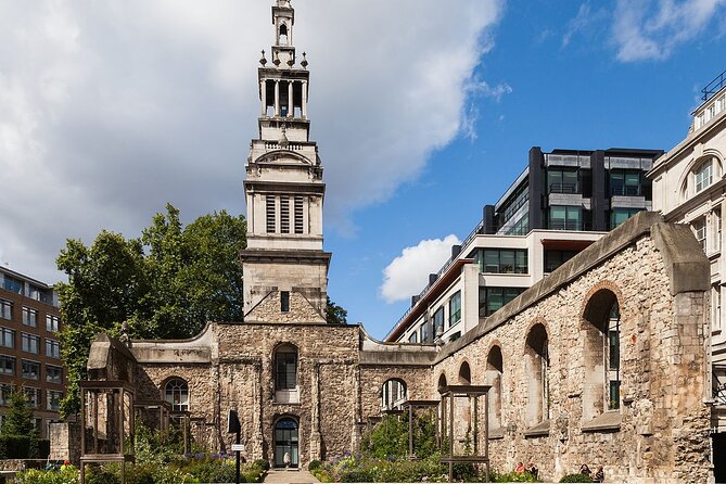 Ghastly Ghost Walking Tour in London - St. Paul’s Cathedral makes a strong finish