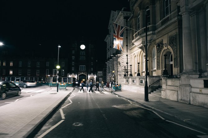 Ghost, Ghouls and Gallows Tour : Guided Tour with Boat Ride - A ghost tour that uses London itself as the stage