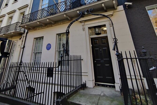 Ghost Tour of Mayfair - Buckingham Palace, Old Burlington Street, and science