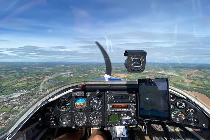 Gliding Experience in Devon - Key points about the Devon motor glider