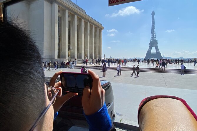 Guided Luxury Paris Day Trip with Optional Lunch at the Eiffel Tower - A one-hour cruise along the Seine