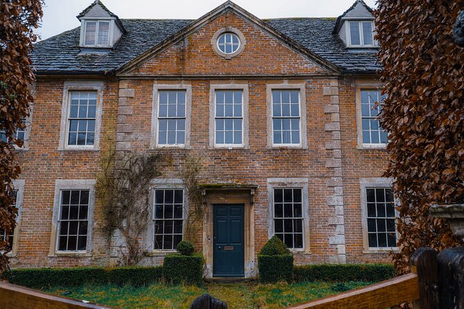 Guided Tour of Harry Potter Film Locations of Lacock & Cotswolds - The long road from London