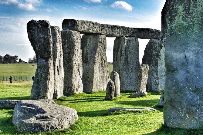 Guided tour to Bath & Stonehenge from Cambridge by Roots Travel. - Should you book this Stonehenge and Bath tour?