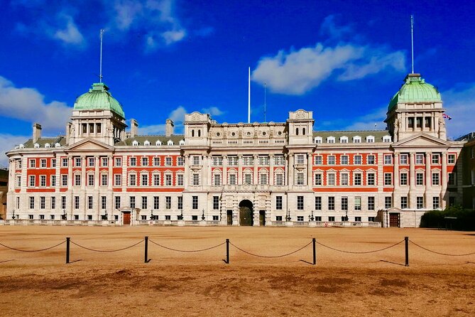 Half Day Discover London Taxi Tour - Starting at Embankment and setting the route