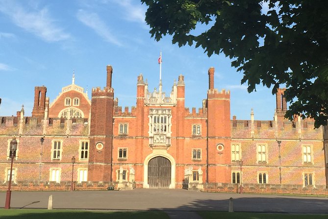 Hampton Court Palace Grounds Bike Tour - Bushy Park and the deer linked to Henry VIII