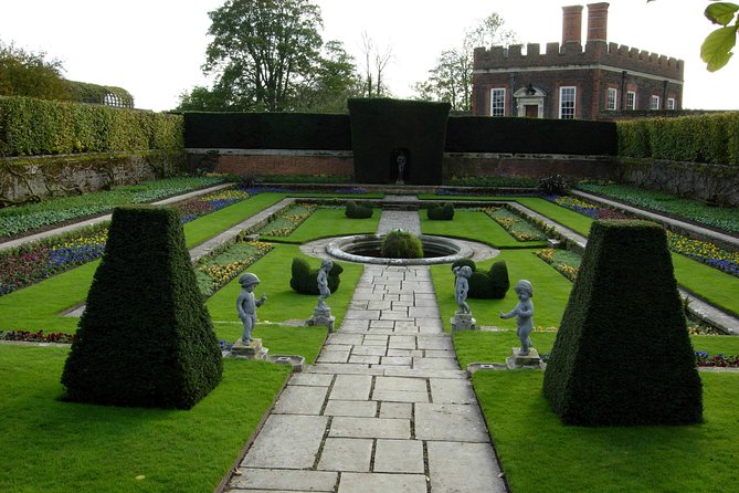 Hampton court palace private tour from London - What four hours really gives you