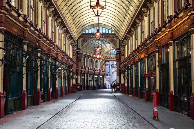 Harry Potter Black Taxi Private Tour of London with Hotel Pickup - Leadenhall Market and the first Diagon Alley