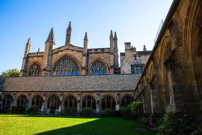 Harry Potter Walking Tour of Oxford Including New College - St. Mary’s Church and the writers behind the films