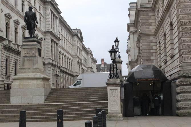 Heathrow Airport to Central London Private Round Trip Transfer - Price, group size, and the real value