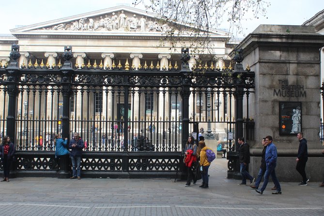 Heathrow Airport to Central London Private Round Trip Transfer - Getting to popular London neighborhoods