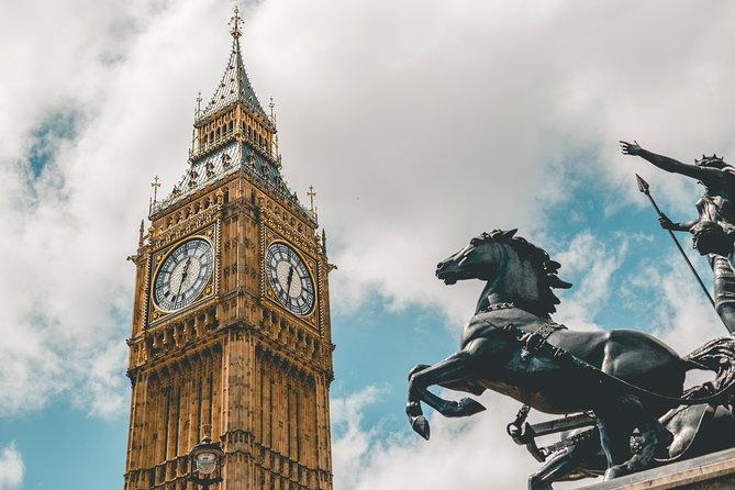 Heathrow Airport to London Private Arrival Transfers - Meeting a chauffeur after customs