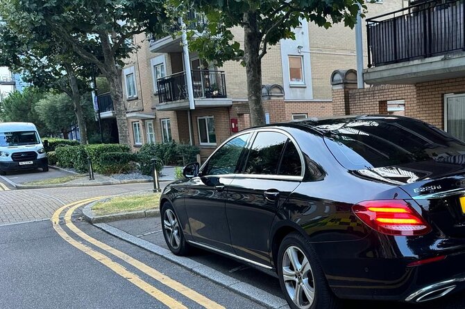 Heathrow to Central London Airport Transfers - Private transportation versus public options