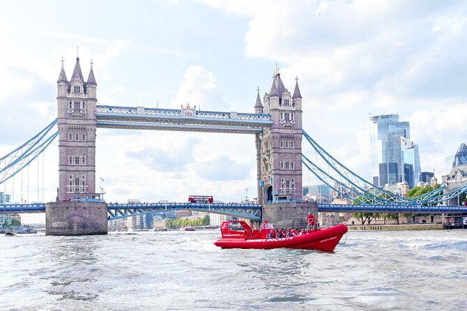 High-Speed Thames River Speedboat in London - Why the small boat changes the experience