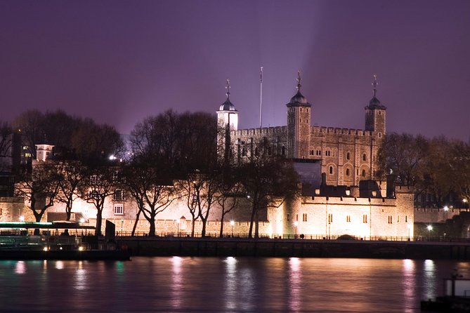 Highlights of Royal London Bike Tour with River Cruise Package - Returning across the river to Shakespeare’s Globe