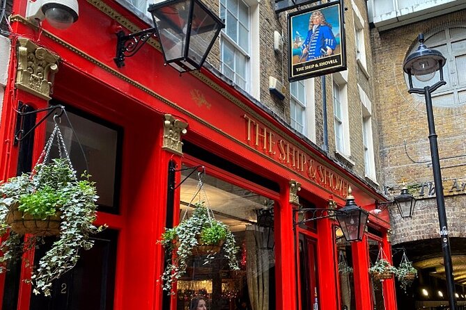 Historic Pub Walking Tour of London - The oldest licensed pub and the strongest history lesson