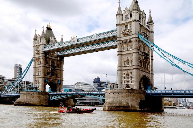 Iconic Sights of London: High-Speed Boat Trip - The O2 Arena turn and the fast return