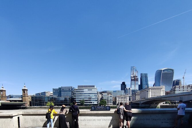 Interactive Treasure Hunt London - City of London/Southwark - From City streets to the river