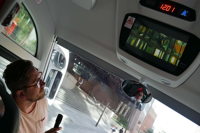 James Bond Small Group Mini Coach Tour of London - What the four-hour format feels like