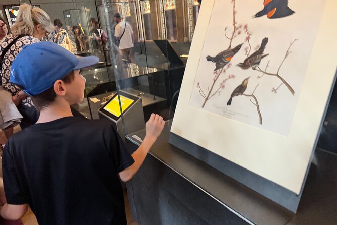 Kid-Friendly Natural History Museum & Dinosaurs Private Guided Tour in London - Life and Earth Galleries beyond the dinosaurs