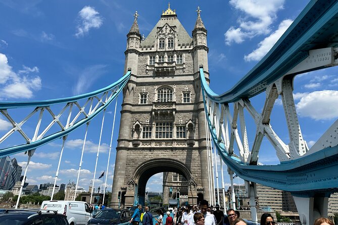 Kid-Friendly Tour: Tower of London and Tower Bridge Entry - The Crown Jewels and the moments children remember