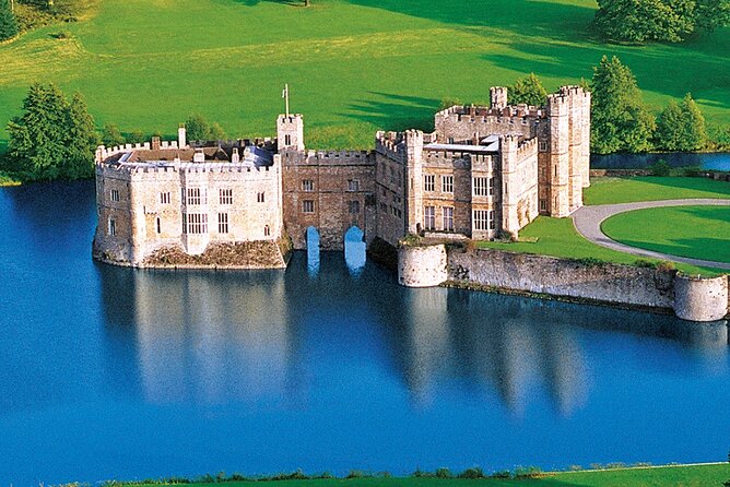 Leeds Castle Canterbury and Dover Private Tour from London - Leeds Castle and its gardens