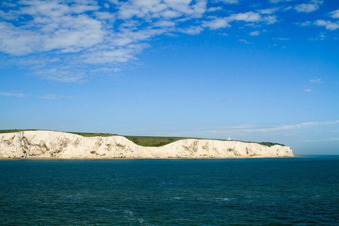 Leeds Castle, Canterbury, Dover & Greenwich Cruise from London - The coach, guide, and daily rhythm