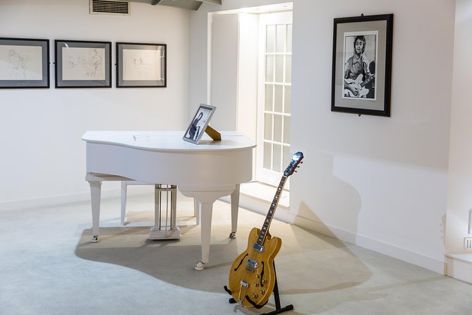 Liverpool and The Beatles Day Tour from London - Getting from Lime Street to the Royal Albert Dock