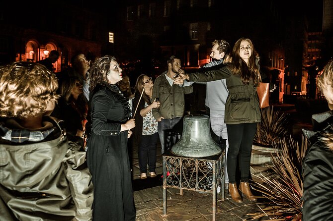 Liverpool Hidden History and Dead House Evening Walking Tour - The storytelling style: history with a fright