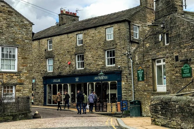 LIVERPOOL: Yorkshire Adventure - Sightseeing Day Trip Tour - Wensleydale Creamery and the Yorkshire cheese stop