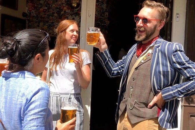 London Bike Tour: Landmarks, Secret Gems, Pub Stop & Street Art - Trafalgar Square and Covent Garden