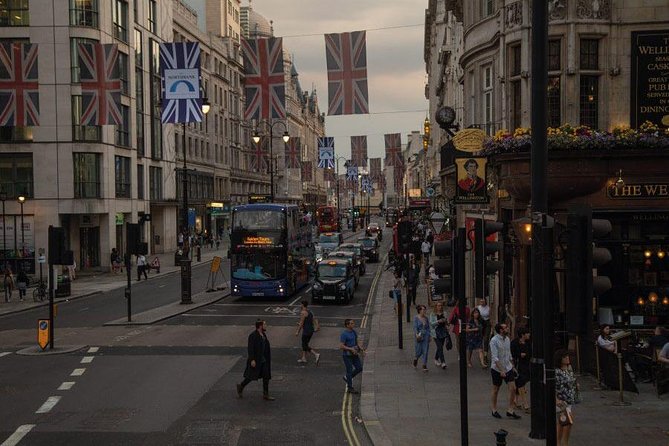 London by Night Sightseeing Open Top Bus Tour with Live Guide - Trafalgar Square, Piccadilly, and the West End
