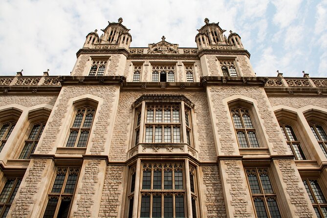 London Charles Dickens Puzzle Questo and Self-Guided Tour - The Inn Behind Bill Sykes’s Drinking Place