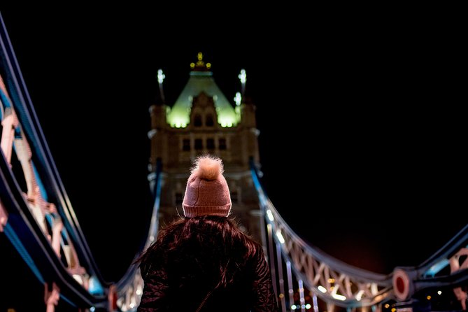 London Christmas Eve With 3 Course Dinner and Midnight Mass - Starting at Victoria and getting settled on the coach