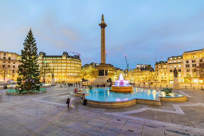 London Christmas Lights Tour by Vintage Double-Decker Bus - Wellington’s London townhouse and passing landmarks