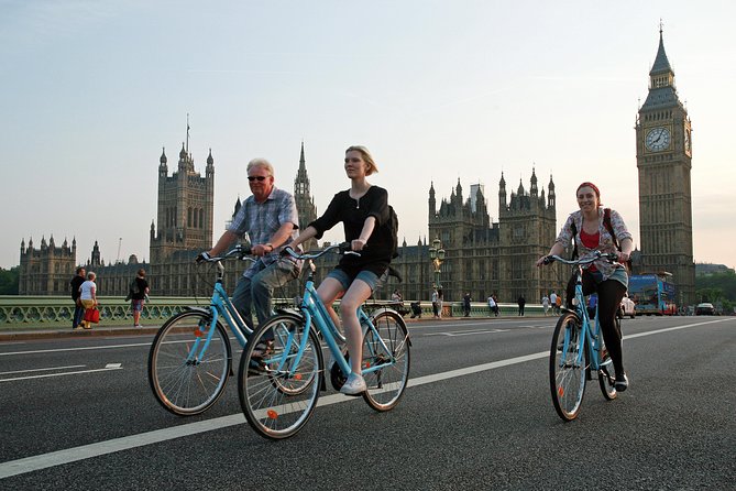 London Classic Landmarks Bike Tour with Local Guide - St. James’s Park and Buckingham Palace